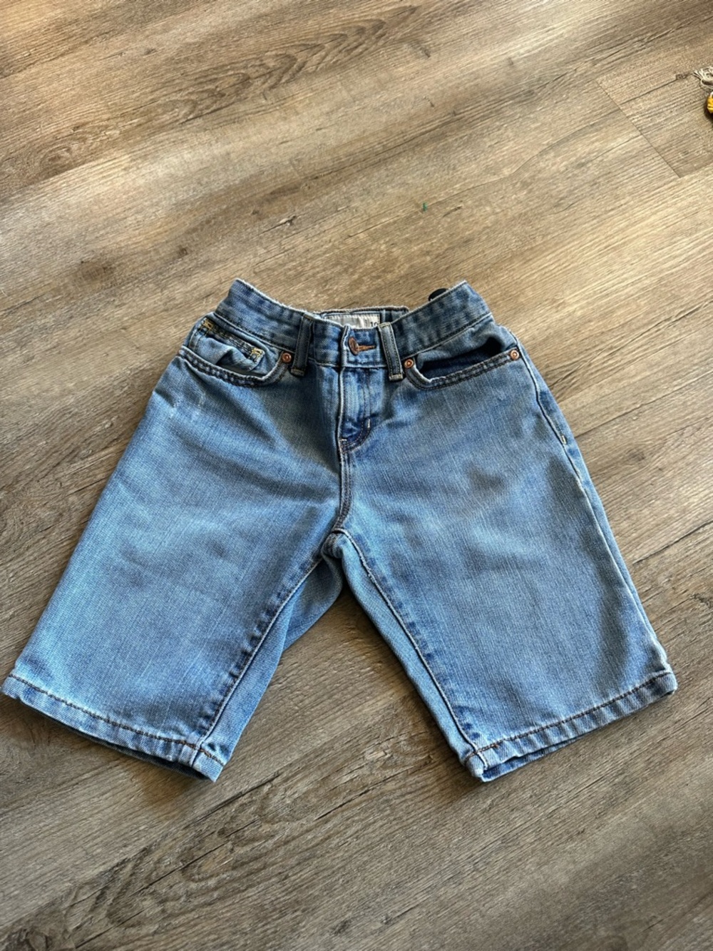 Vintage Old Navy Girls Light Wash Denim Capri Shorts